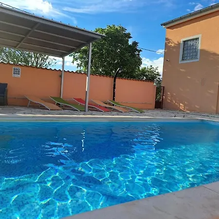 House Stari Put With Pool 公寓 *