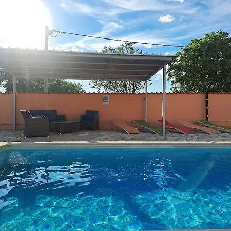 House Stari Put With Pool 公寓