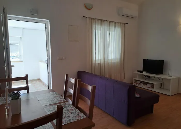 House Stari Put With Pool